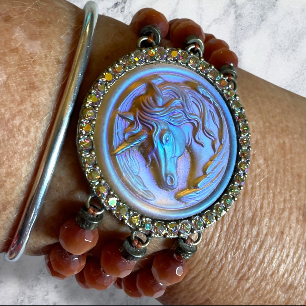 Kirks Folly Unicorn Rhinestone Brass-tone Cats Eye Beaded Bracelet Stretchy VGUC - Picture 5 of 11